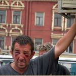 모스크바의 <b>노숙</b>자들, 다들 멍자국이?