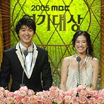 정려원 <b>미숙</b>한 시상식 진행, '네티즌 화났다'