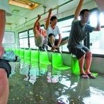 중국에서는 <b>홍수</b>나도 버스 탄다!!