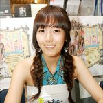 싸인하는 소녀시대 <b>표정</b>들이 제각각