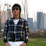 장근석 <b>소풍</b>가서 돗자리 앉아 폼잡는 직찍