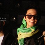 권지용 <b>초록</b> 목덜이에 <b>초록</b> 바지!혼자만 튄다!