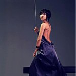 등 훤히 드러낸 이유리, 이런 <b>모습</b>은 <b>처음</b>이야!