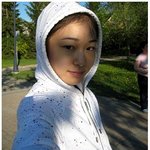이쁜 <b>후드</b>티입은 '김연아'공원 철봉에서 귀여운짓 직찍!!