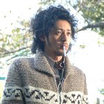 후줄근하게 변신한 오다기리 죠의 신작 <전전>