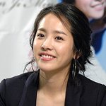 한지민, <b>명동</b> 팬싸인회장에서 직찍! 사진에서 빛이 나네~