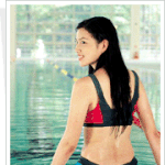 수영장 vs 바닷가, 장소별 여름 헤어케어의 해법