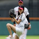 <b>상큼</b> 발랄, 켓츠 김지혜 시구사진