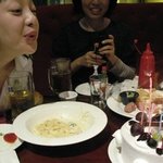가라오케에서 생일파티 한 <b>황보</b>라