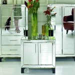 거울로 만든 <b>가구들</b> 밤에 보면 무서울 듯한^^;;