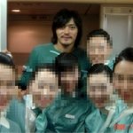 장동건 여승무<b>원들</b>과 한 컷, 마치 팬클럽 같은....