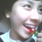 뽀뽀하고 싶은 충동 마구마구솟는하트 <b>입술</b> 송지효,