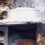 아궁이에 알 낳는 닭, <b>구운</b>계란 만드냐?;