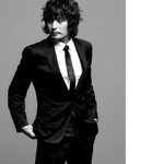 장동건, 파마머리에 <b>수트</b>도 어울려~