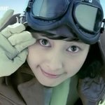 어울리기 힘든 <b>헬멧</b>쓴 연예인들