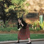 사진 찍는 그녀~자세의 <b>압박</b>이...