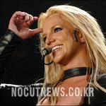 [브리트니 스피어스] 브리트니, 발 냄새 때문에 망신