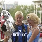 맨유의 수비형 미드필더 <b>앨런</b>스미스 여자친구