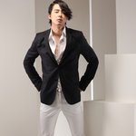 조인성 최근 <b>안티</b>를 유발하게 하는 화보
