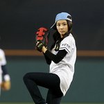 <b>시구</b>한 '바나나걸' 김상미, 남는건 굴욕 사진 뿐!