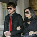 다시 젊어진 <b>데미</b>무어,얼굴에 또 손댄거야??