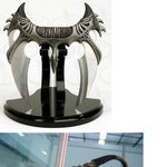 <b>루즈</b>를 열었다니 호신용 칼이 나온다!