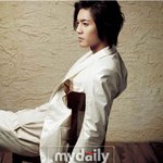 화보찍은 쌍추 현중이! 미친 <b>옆라인</b> 누나들 훈훈하네