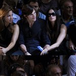 애쉬튼커처에게 꼭 붙은 <b>데미</b>무어