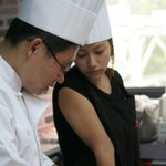 알렉스를 위한 <b>케익</b>을 만들기 위해 배우는 신애! 초집중 모드