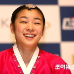 김연아 한복 입고, 기분 좋아지게 하는 <b>웃음</b>