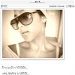 쇄골미인 컨셉? 선글라스 쓰고 목에 힘준 <b>솔비</b>의 셀카ㅋ