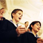 고막정화를 위해 보이 소프라노 몇명