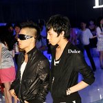 <b>디올쇼</b>에 간 태양,지용,탑! 연예인답게 눈에 띄는 포스!