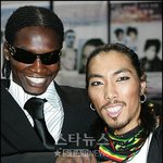 <b>찰스</b>와 피타 아데바요르, 너무 반가워요!