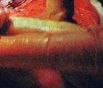 의사에게 감사하다고 전하는 태아 꼭 쥔 손