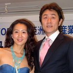 기자회견에서,,] 나이 좀 생각해서 <b>입지</b>~~화려한건 안어울려요~