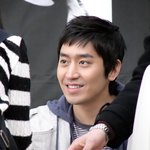 최근 에릭 팬사인회 현장에서 직찍! 얼굴이 <b>화사</b>해진 느낌?