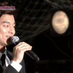 한류페스<b>티</b><b>발</b> !! 공유 노래부를때 실수해서 막 쑥쓰러워할때~ 완전...