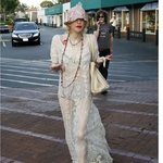 코트니 <b>러브</b>! 옷 입은거 맞아?