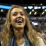 제시카알바 남자친구랑 농구장에 가다??