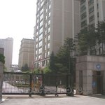 서울 논현동 고급 아파트의 <b>지하</b> 주차장,이거..페라리가 몇대야....