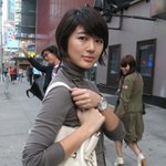 최근 <b>뉴욕</b>에 있는 윤은혜 직찍