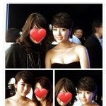팬들과 사진찍은 윤은혜, <b>노출드레스</b> 너무 튄다!