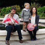 시드니 간 눈웃음왕자 근엄이! 정말 사르르 <b>녹네</b>~