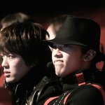 <b>비와</b> 세븐, 둘이 싸웠니? 표정 풀어..