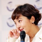 결혼<b>발표</b> 기자회견중 이승연 눈물흘리다..