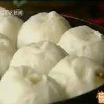 역시 중국이야~  폐휴지를 사용한 고기만두 파문!