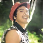 박용하,<b>감독</b> 안하니까 인물이 살아났네?