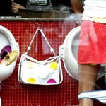 쇼윈도우 보는 순간 황당//저게뭐<b>시여</b>