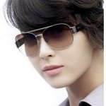 송윤아의 선글라스 화보, <b>자유</b>로귀신 생각나~!
